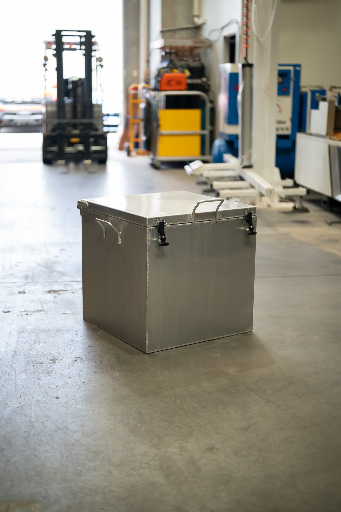 Liquid Nitrogen Cooling Containers